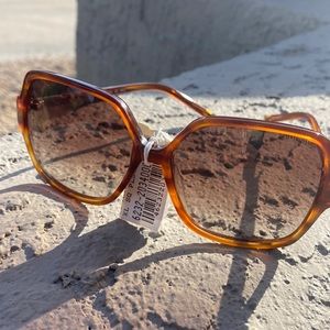 NWT Super Stylish TRU Sunnies